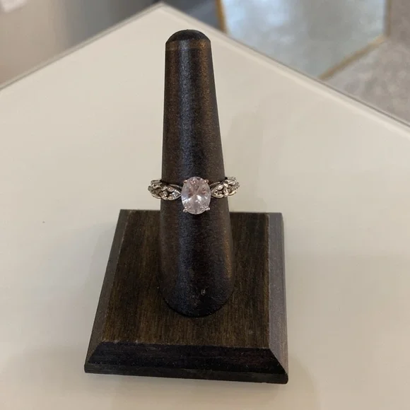 Sterling Silver Ring with Clear Gemstone - Picture 9 of 9